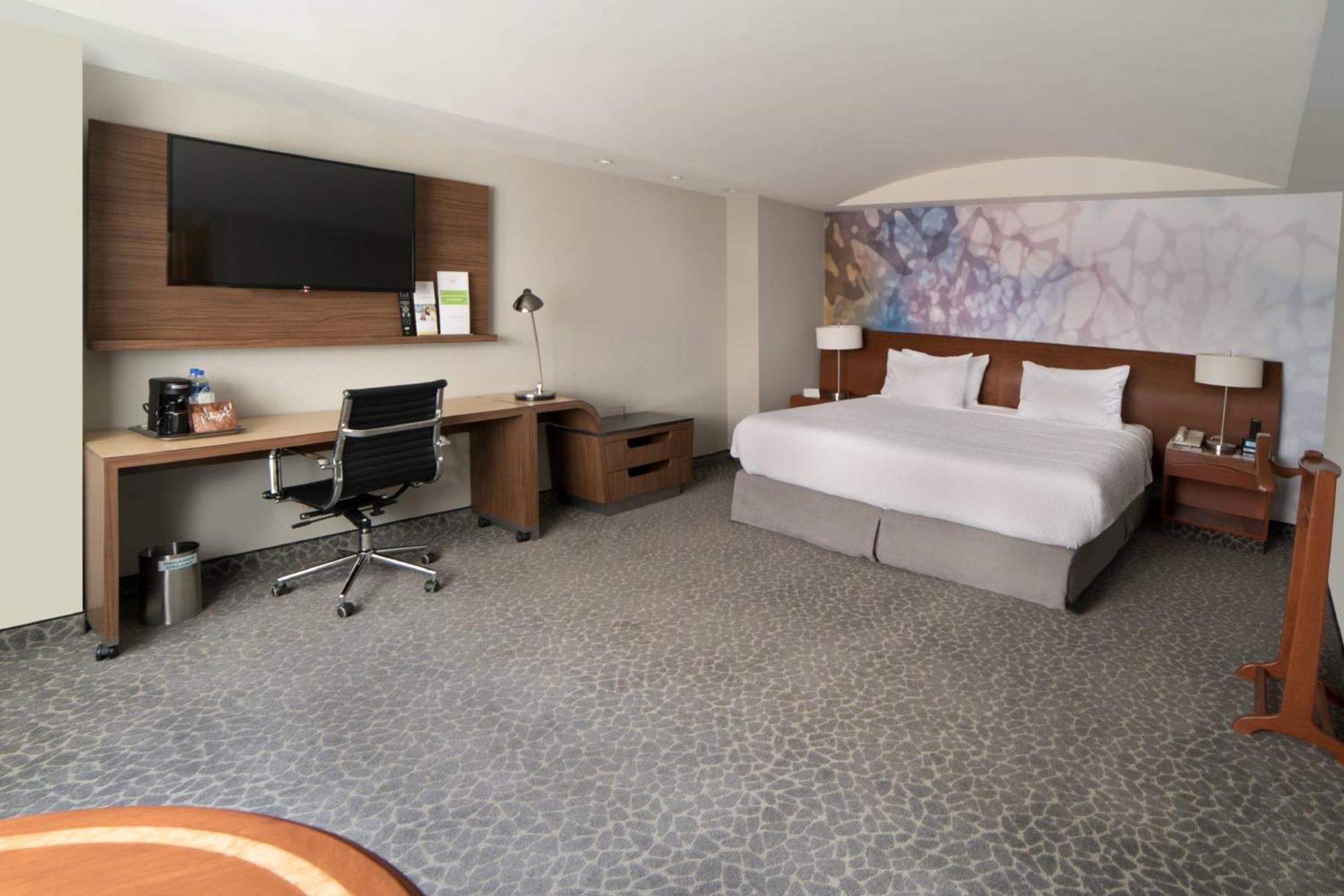 Courtyard By Marriott Revolucion Mexico